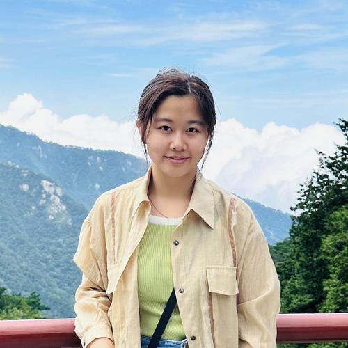 Photo of Sarah Huang